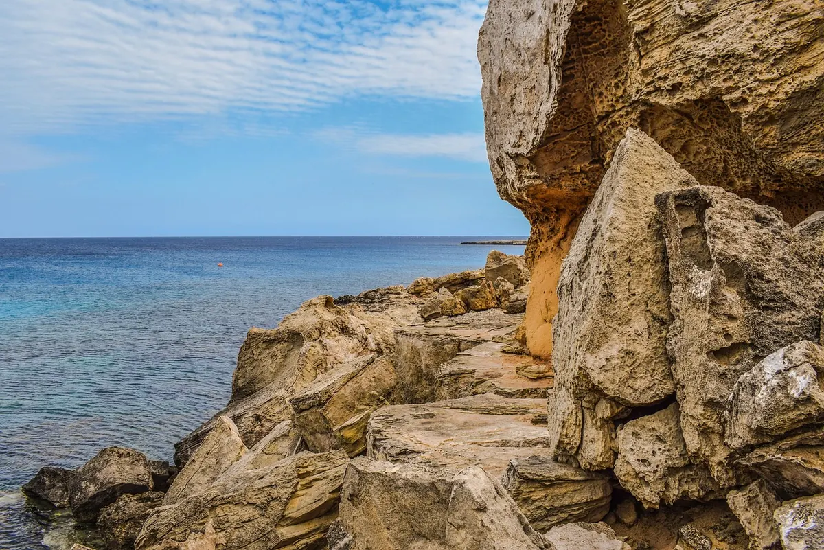 Coastal Travel Checklist: Visiting Remote Lighthouses Safely